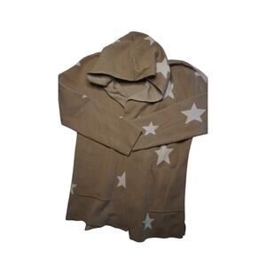 Splendid Star Sweater with Front Pockets - Cozy & Chic Style